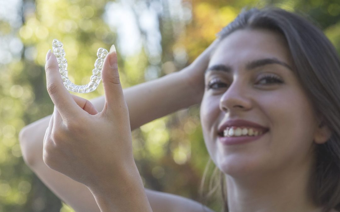 ¿Cuáles son los beneficios de la ortodoncia y del Invisalign?